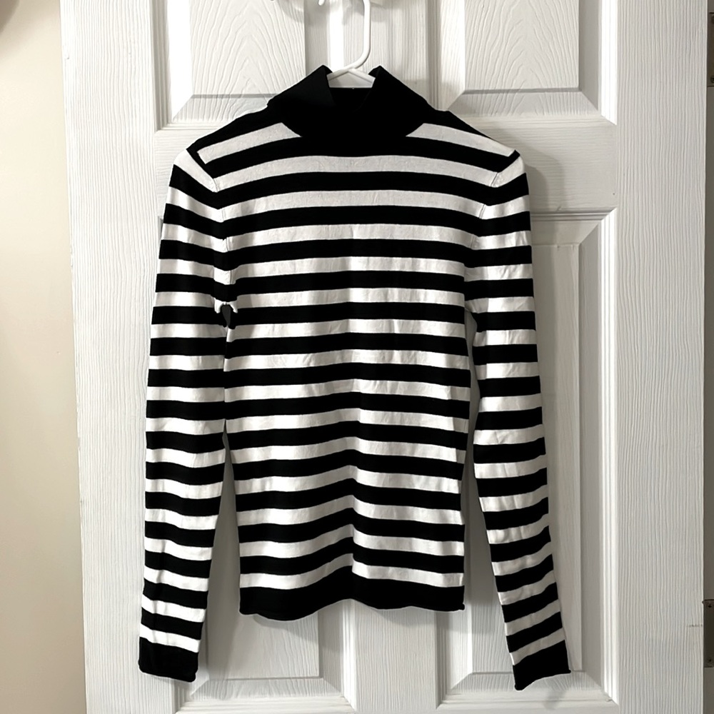 Zara Black & White Long Sleeve Top